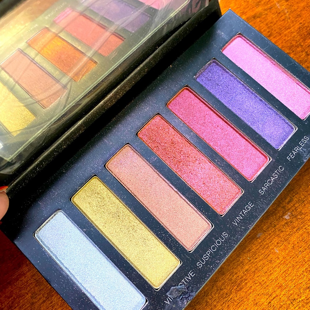 Younique Moodstruck Addiction palette 5
